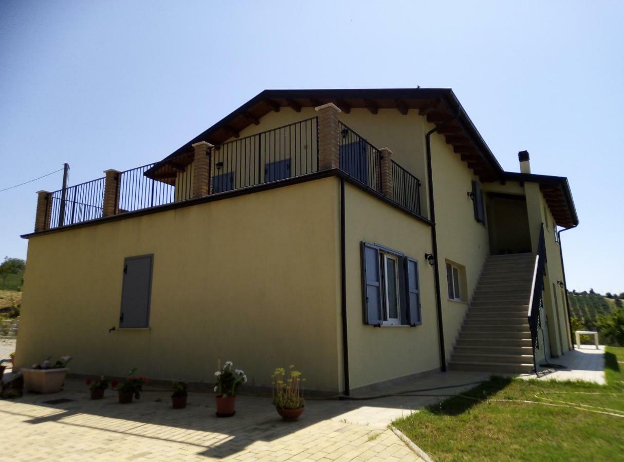 Agriturismo Terra Dei Falchi Castilenti Exterior foto